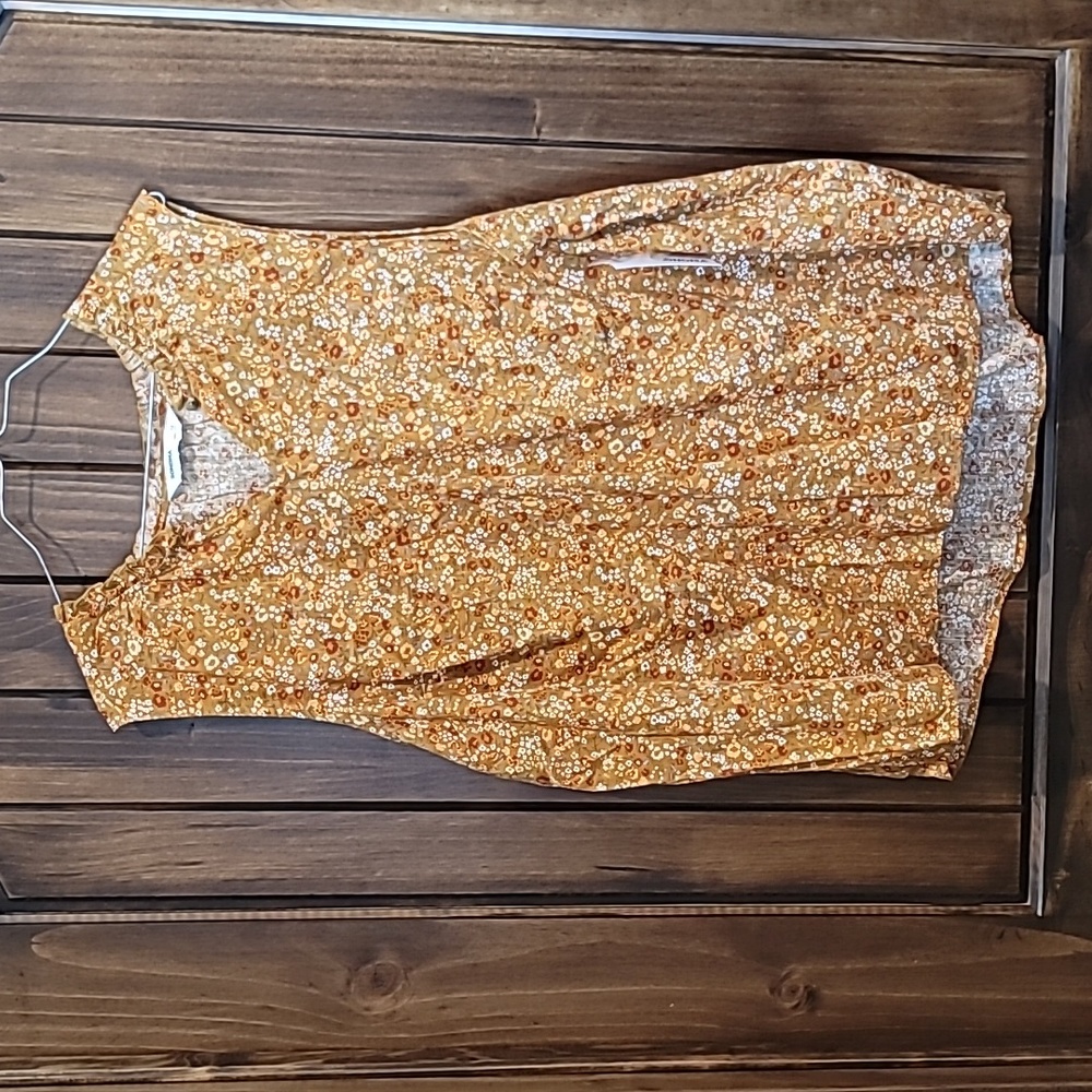 NWT Floral Tank (1X)